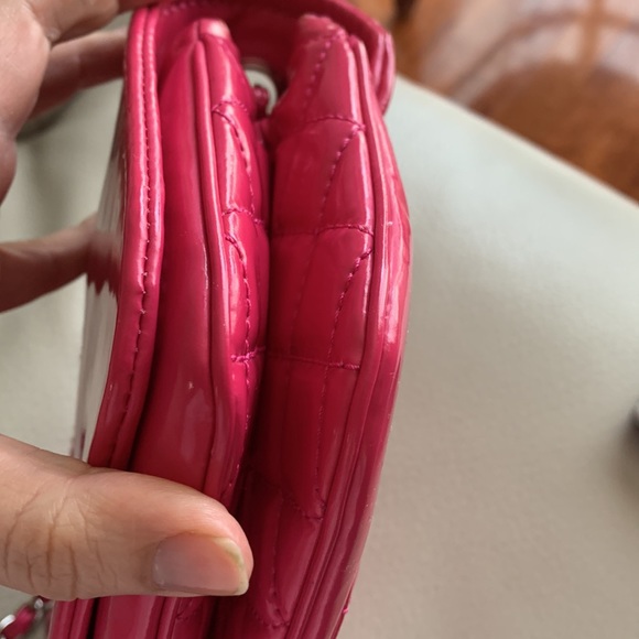 ✨HOST PICK✨CHANEL AUTH HOT PINK Patent Leather Bag - Picture 8 of 16